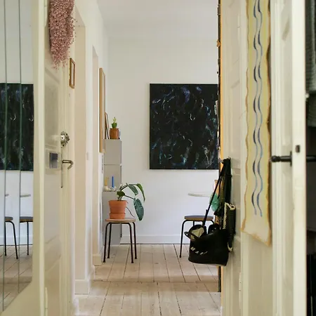 Art-filled Flat With Courtyard Oasis In Norrebro