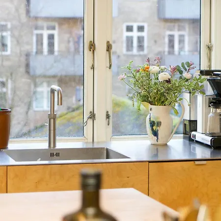 Art-filled Flat With Courtyard Oasis In Norrebro