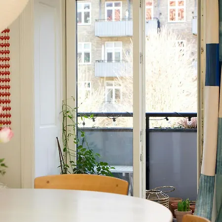 Art-filled Flat With Courtyard Oasis In Norrebro