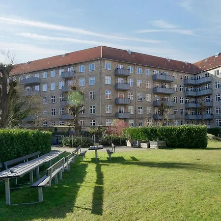 Διαμέρισμα Art-filled Flat With Courtyard Oasis In Norrebro